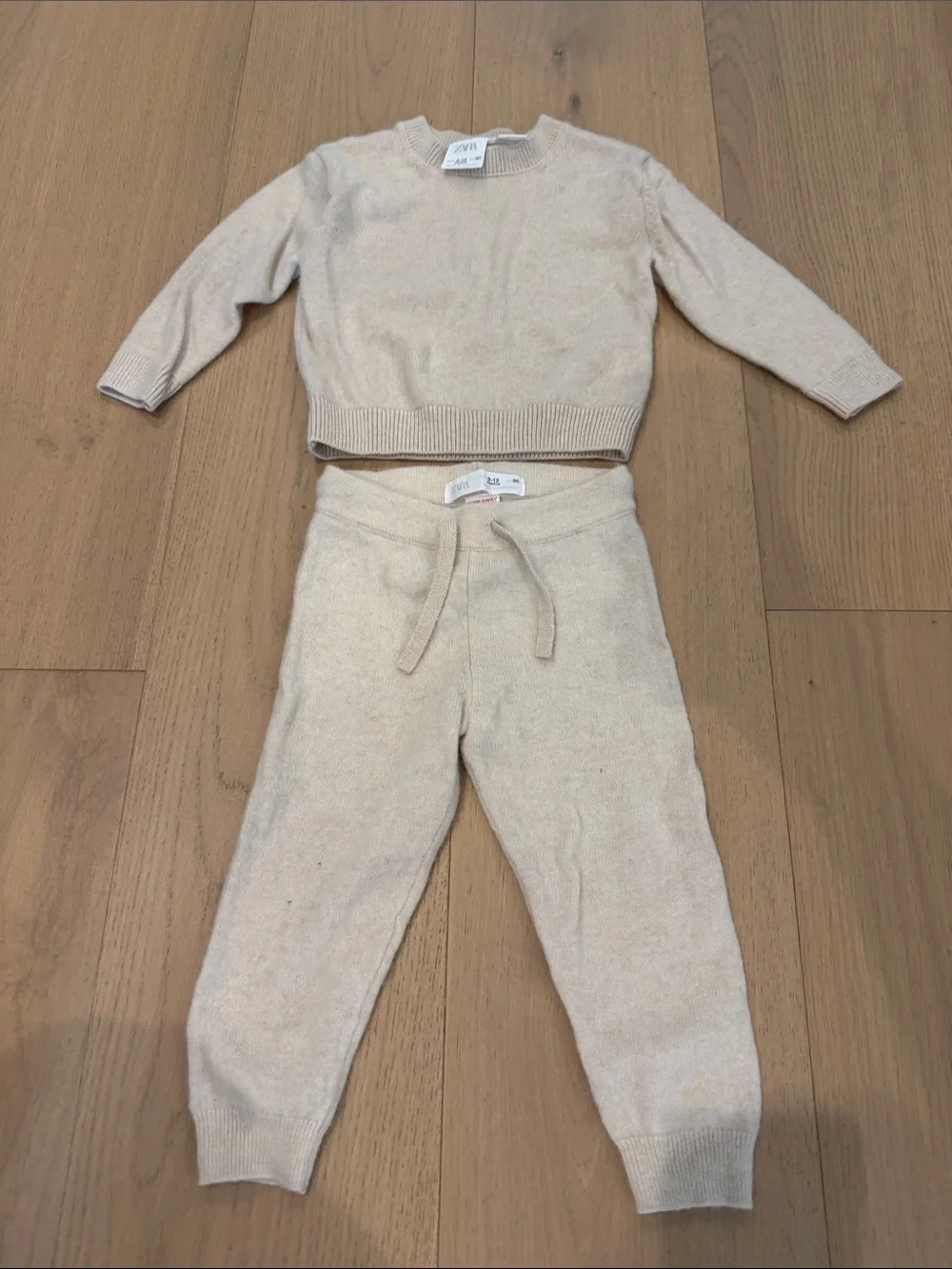 Zara Cream 100% cashmere Sweatshirt & Joggers Set